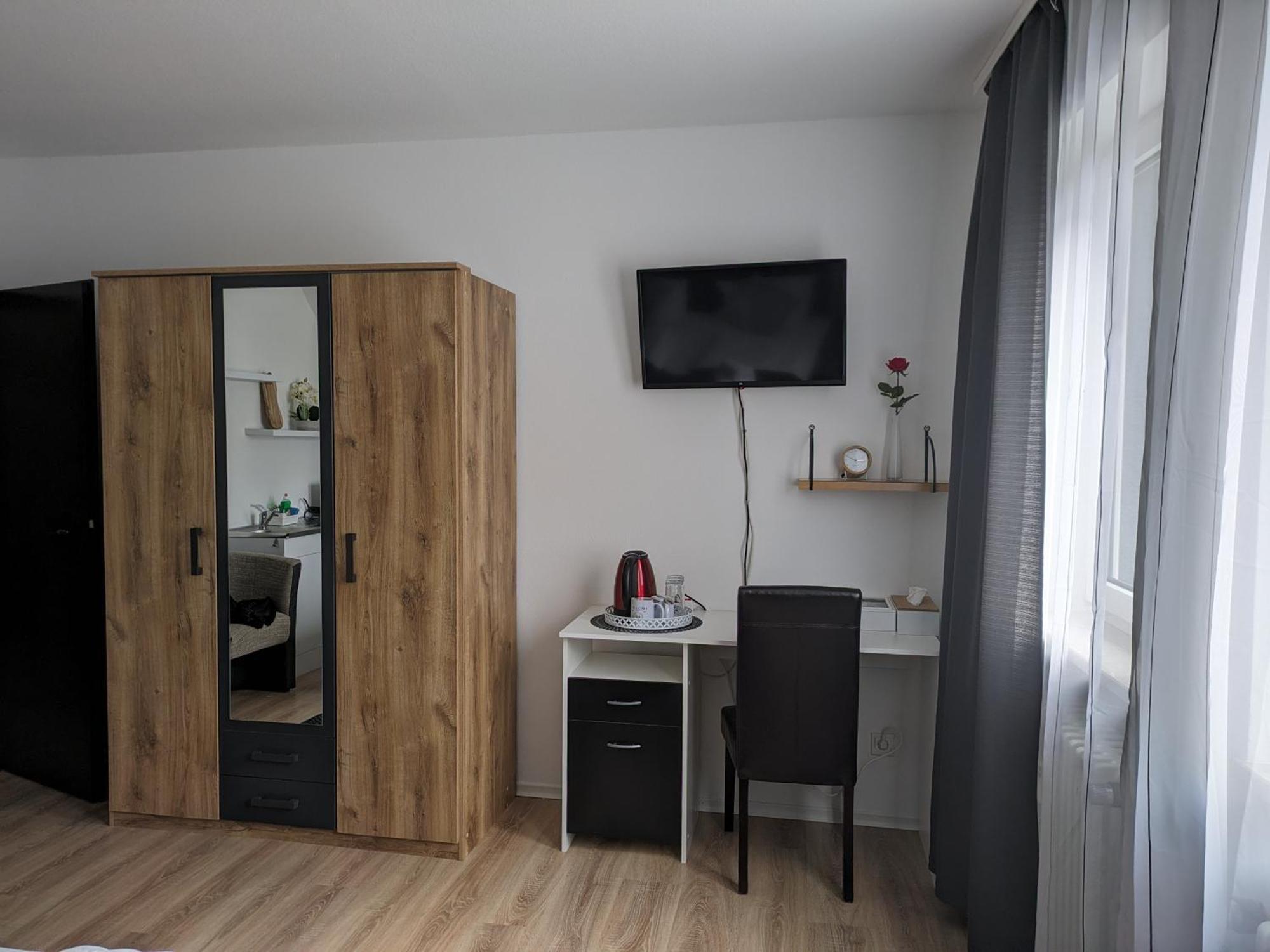 Hotel Ari Kaiserslautern Ngoại thất bức ảnh