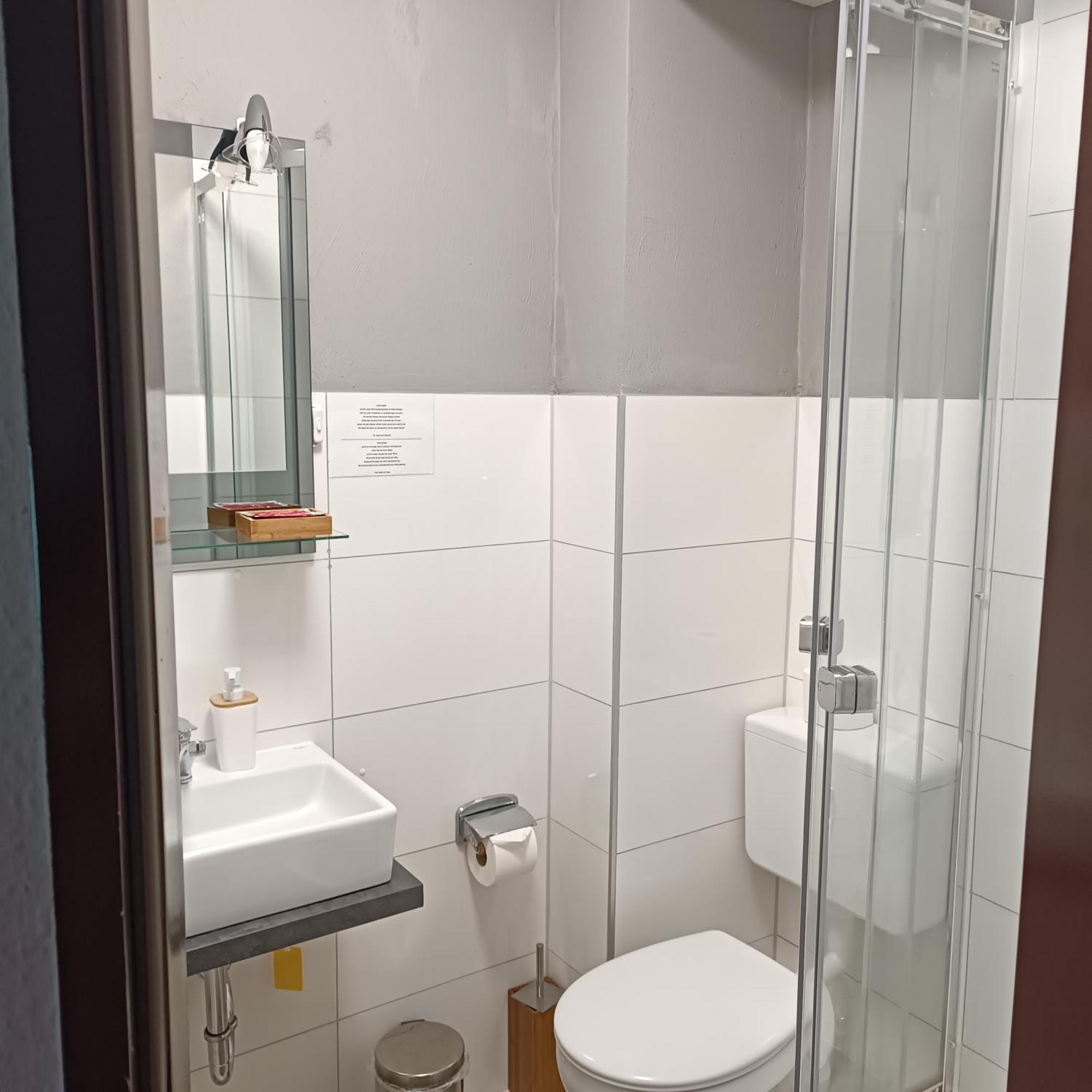 Hotel Ari Kaiserslautern Ngoại thất bức ảnh