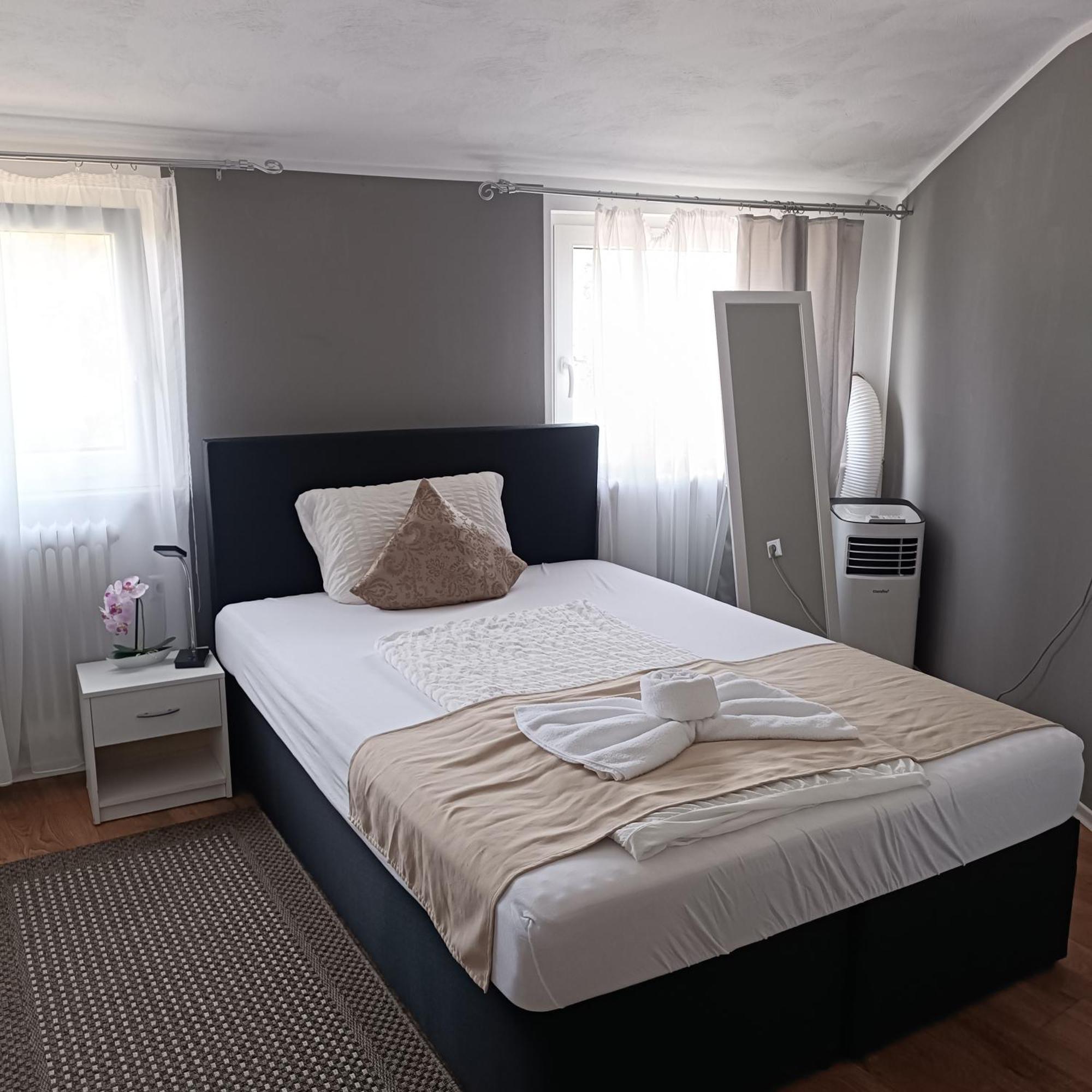 Hotel Ari Kaiserslautern Ngoại thất bức ảnh